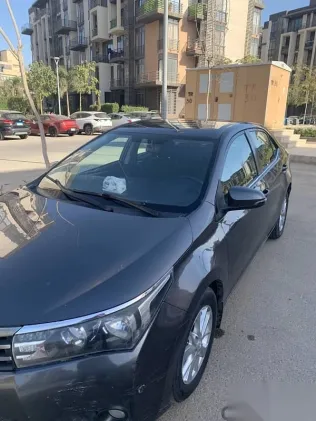 تويوتا كورولا 2015 رمادي مستعملة للبيع