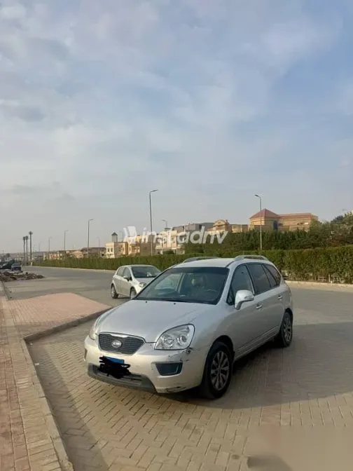 Kia Carens 2012 Gray Used for Sale - 1