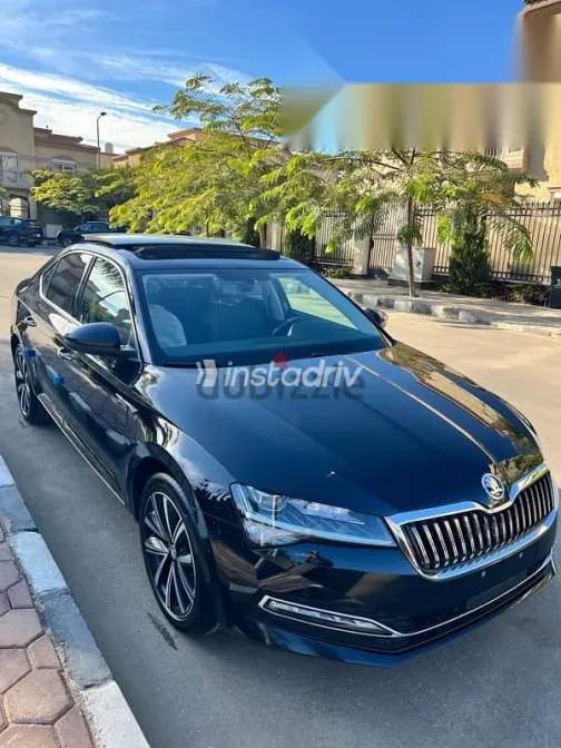 سكودا سوبيرب 2025 أسود جديدة للبيع - 1