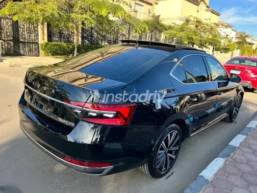 سكودا سوبيرب 2025 أسود جديدة للبيع - 5