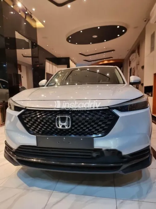 Honda HRV 2022 White Used for Sale - 1