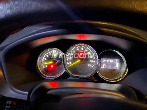 رينو لوجان 2016 رمادي مستعملة للبيع - 6