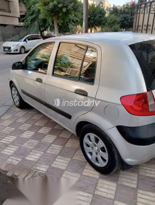 هيونداي جيتز 2009 فضي مستعملة للبيع - 4