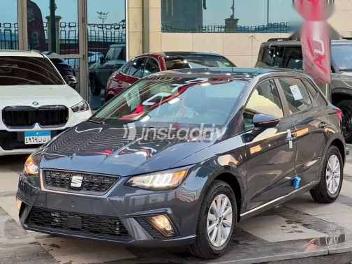 سيات ابيزا 2026 رمادي جديدة للبيع - 4