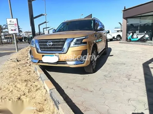 Nissan Patrol 2020 Gold Used for Sale - 2