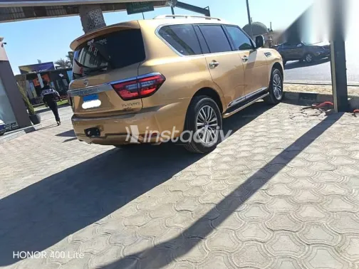 Nissan Patrol 2020 Gold Used for Sale - 10