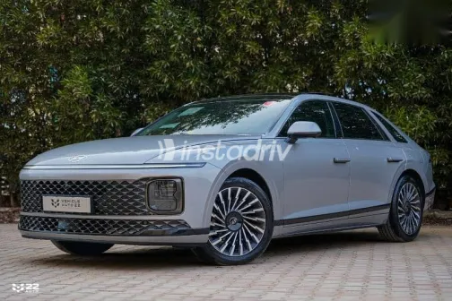 Hyundai Azera 2023 Silver Used for Sale - 1