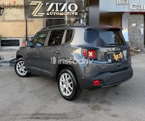 جيب رينيجيد 2022 رمادي مستعملة للبيع - 5