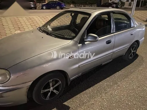 دايو لانوس 2000 فضي مستعملة للبيع - 2