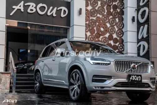 فولفو XC90 2024 فضي مستعملة للبيع - 1