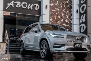 فولفو XC90 2024 فضي مستعملة للبيع