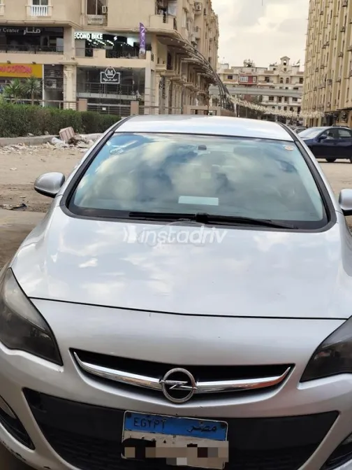 اوبل أسترا 2017 أبيض مستعملة للبيع - 3