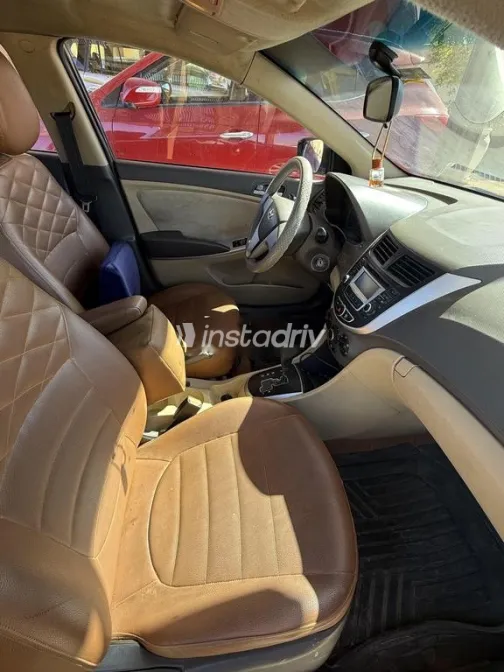 هيونداي اكسنت RB 2015 أسود مستعملة للبيع - 2