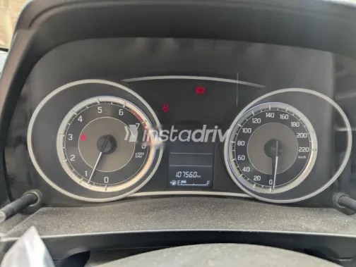 سوزوكى سويفت 2022 فضي مستعملة للبيع - 5