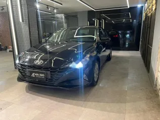 هيونداي إلنترا 2021 أسود مستعملة للبيع