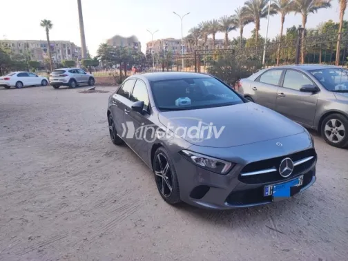 مرسيدس 180 2021 رمادي مستعملة للبيع - 2