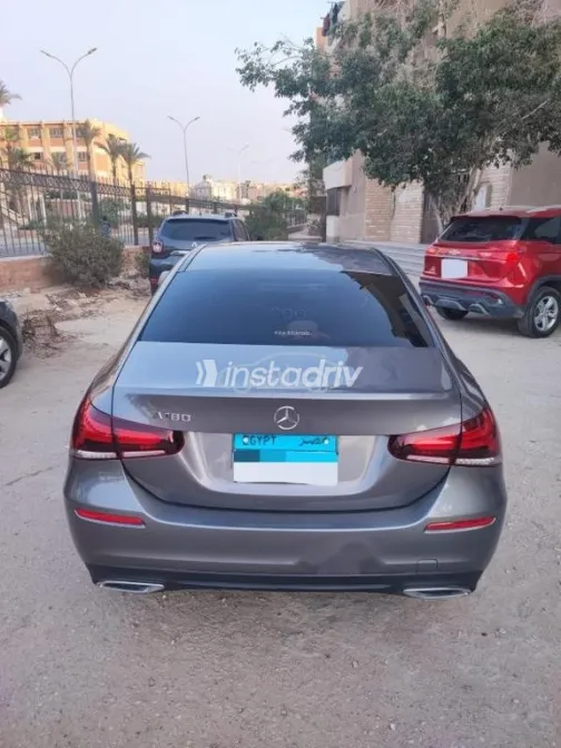 مرسيدس 180 2021 رمادي مستعملة للبيع - 4