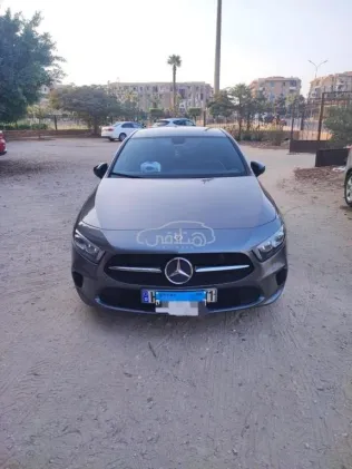 مرسيدس 180 2021 رمادي مستعملة للبيع