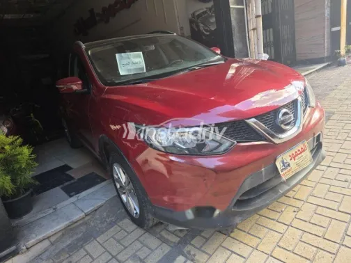نيسان قشقاي 2016 أحمر غامق مستعملة للبيع - 1