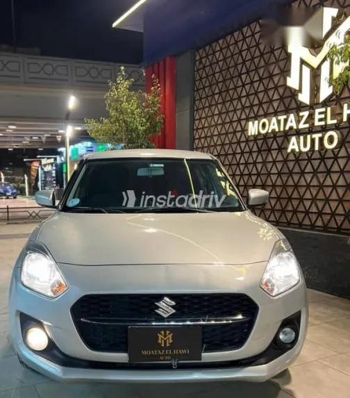 سوزوكى سويفت 2022 فضي مستعملة للبيع - 2