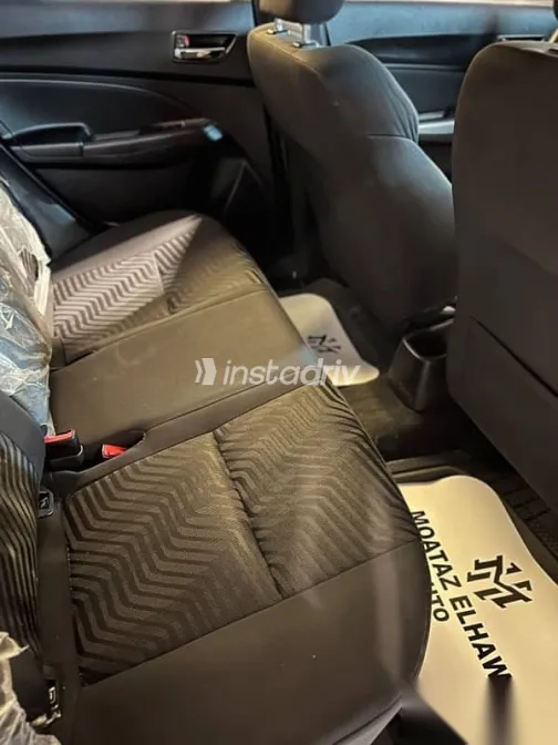 سوزوكى سويفت 2022 فضي مستعملة للبيع - 6