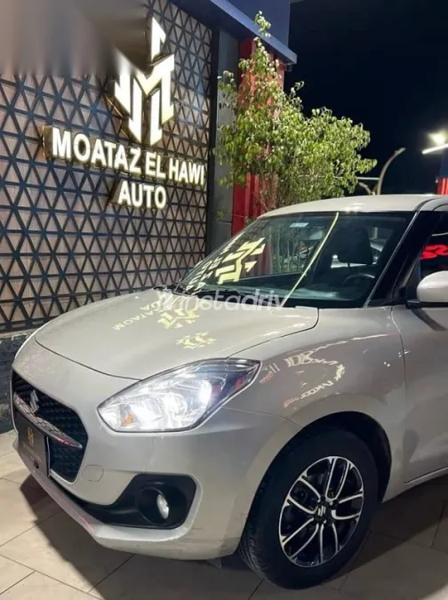 سوزوكى سويفت 2022 فضي مستعملة للبيع - 9