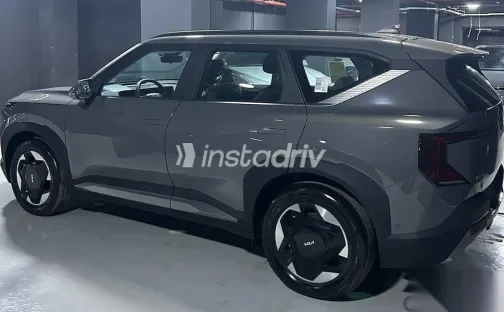 كيا اى فى 5 2025 رمادي جديدة للبيع - 3