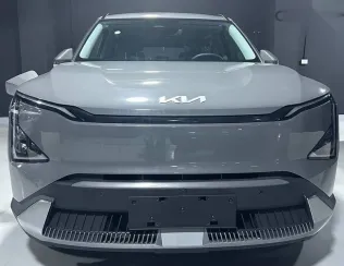 كيا اى فى 5 2025 رمادي جديدة للبيع