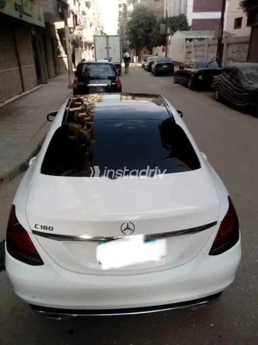 مرسيدس C 180 2019 أبيض مستعملة للبيع - 1
