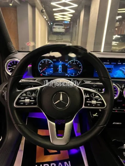 مرسيدس A 200 2022 أزرق غامق مستعملة للبيع - 2