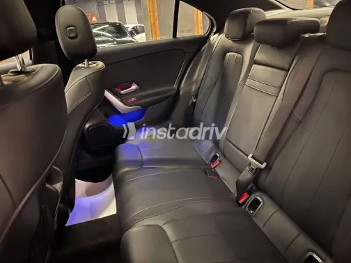 مرسيدس A 200 2022 أزرق غامق مستعملة للبيع - 4