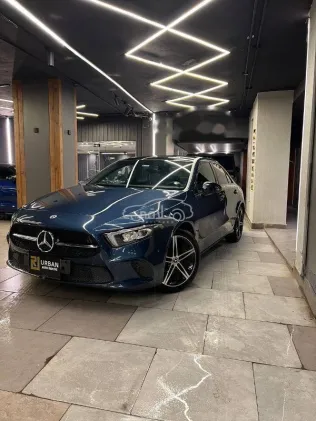 مرسيدس A 200 2022 أزرق غامق مستعملة للبيع