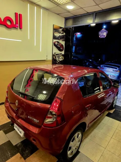 رينو سانديرو 2013 أحمر غامق مستعملة للبيع - 5