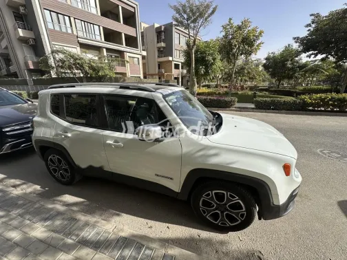 جيب رينيجيد 2017 أبيض مستعملة للبيع - 1