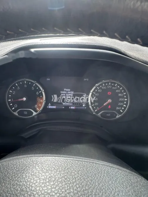 جيب رينيجيد 2017 أبيض مستعملة للبيع - 5