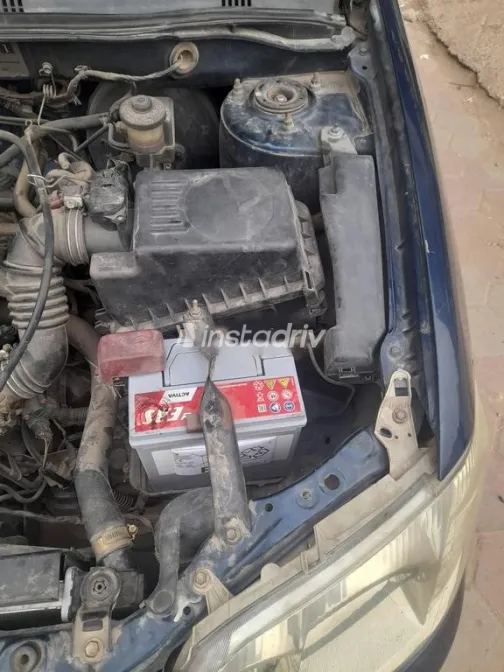 تويوتا كورولا 2006 أزرق غامق مستعملة للبيع - 2