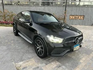 مرسيدس GLC 300 2020 أسود مستعملة للبيع