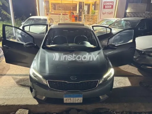 كيا كي 4 2018 رمادي مستعملة للبيع - 1