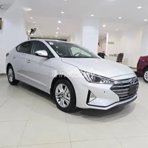 هيونداي إلنترا 2026 فضي جديدة للبيع - 1