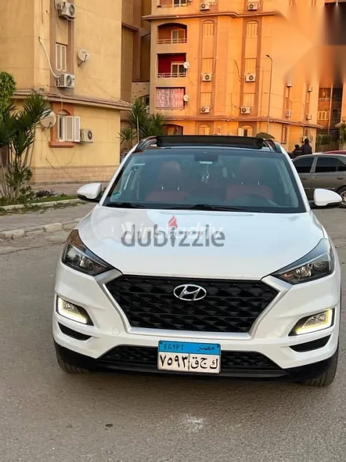 Hyundai Tucson 2019 White Used for Sale - 3