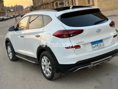 Hyundai Tucson 2019 White Used for Sale - 6