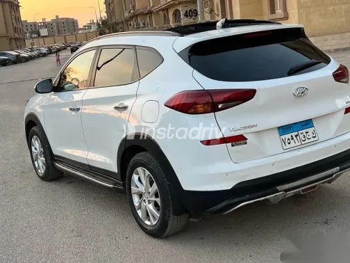 Hyundai Tucson 2019 White Used for Sale - 7