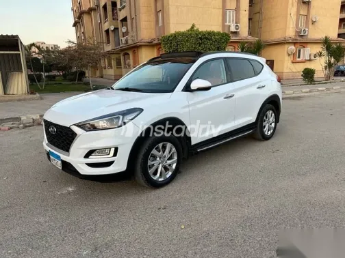 Hyundai Tucson 2019 White Used for Sale - 9