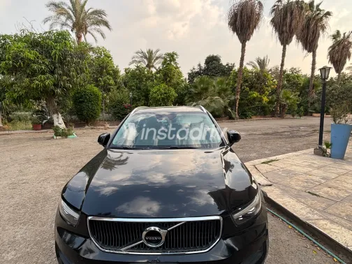 Volvo XC 40 2021 White Used for Sale - 1