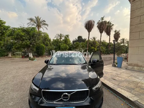 Volvo XC 40 2021 White Used for Sale - 2