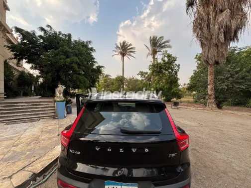 Volvo XC 40 2021 White Used for Sale - 4