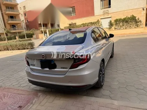 فيات تيبو 2022 فضي مستعملة للبيع - 4