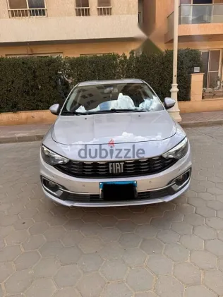 فيات تيبو 2022 فضي مستعملة للبيع