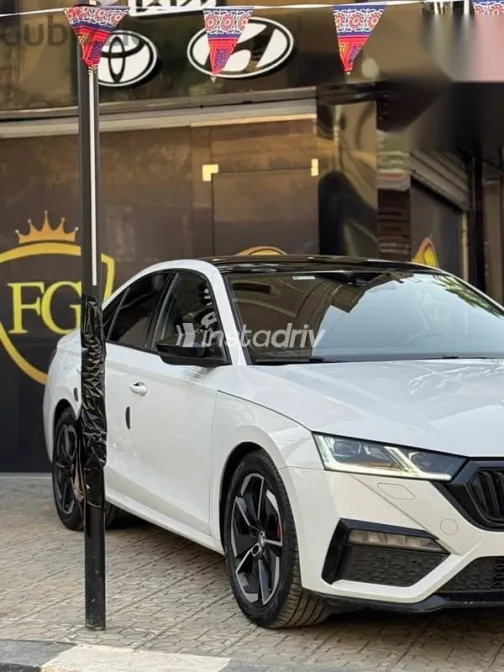 سكودا اوكتافيا 2024 أبيض مستعملة للبيع - 1