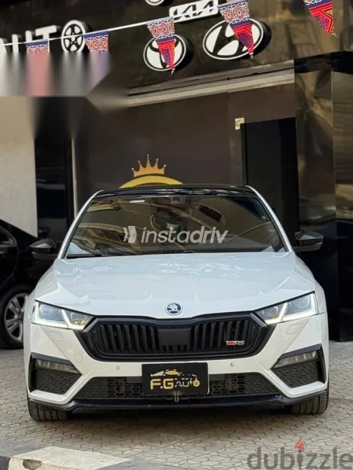 سكودا اوكتافيا 2024 أبيض مستعملة للبيع - 2